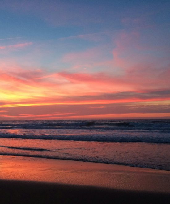 Tánger al Anochecer : La Ciudad que Cobra Vida Bajo mil estrellas