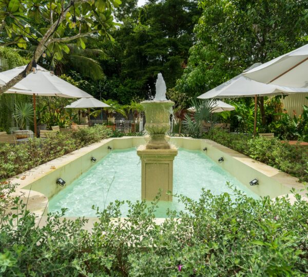 Jardín privado villa boutique Tánger vistas serenas. Un lugar para tu retiro wellness en Tánger.