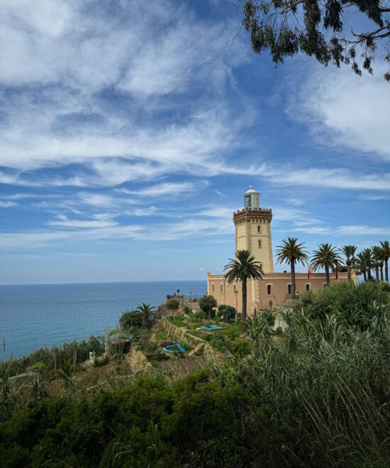 7 Experiencias de Lujo para Mayores en Tánger: Guía de Confort y Exclusividad